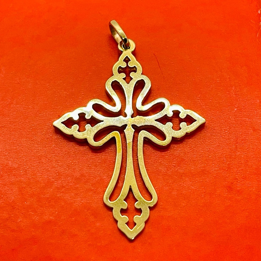 LARGE RETIRED ST CECILIA JAMES AVERY 14K GOLD LATTICE CROSS PENDANT